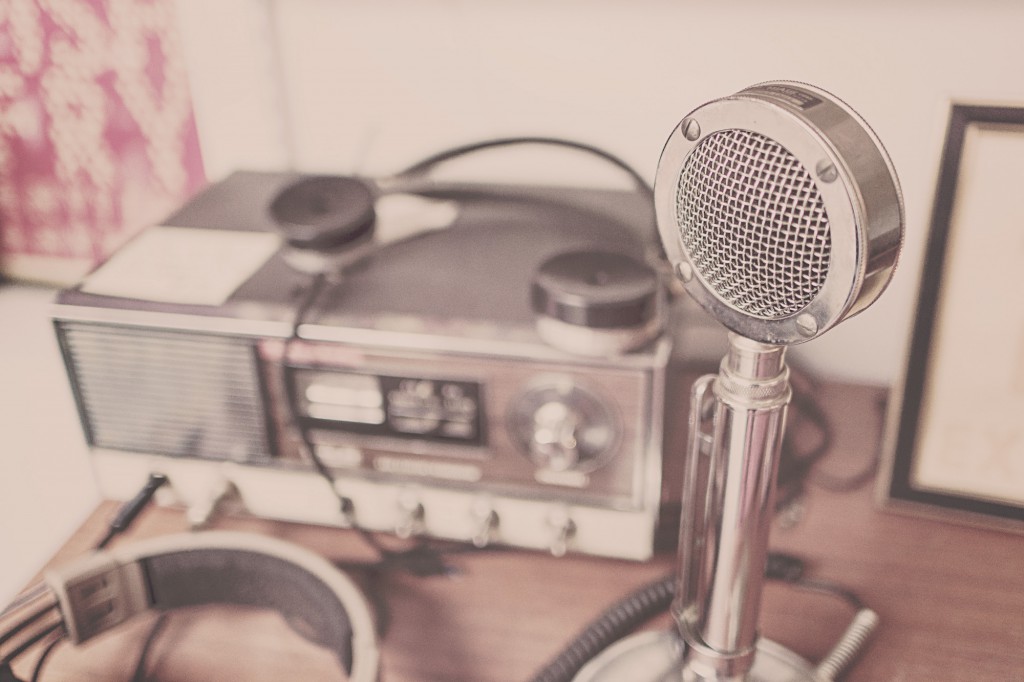 microphone and tape recorder image
