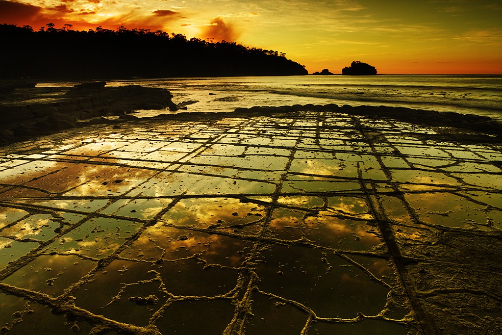 image of net over water