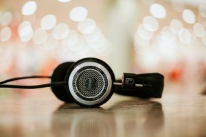 picture of headphones