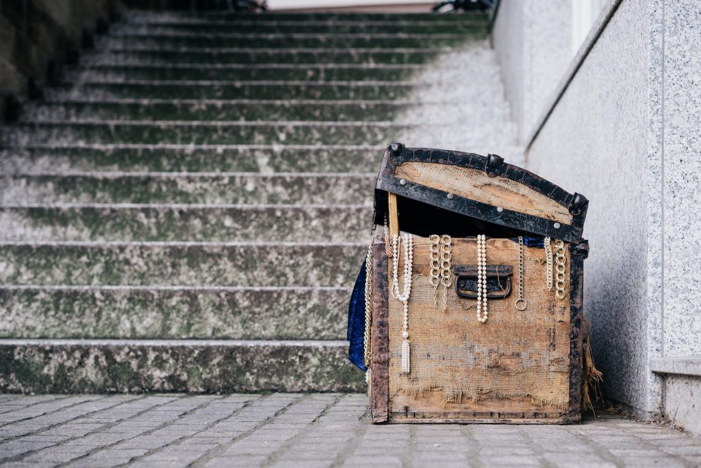 decorative image: treasure chest